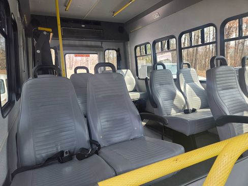 Used 2014 Ford E-350 and Econoline 350 Super Duty image 17