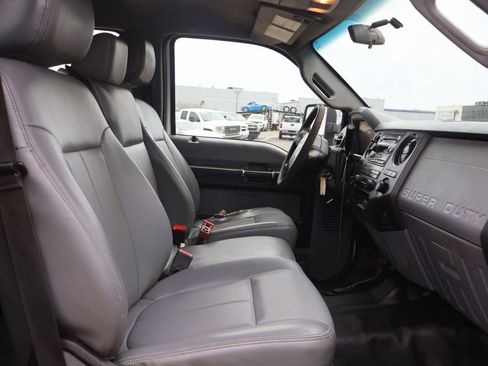 Used 2014 Ford F550 XL image 8