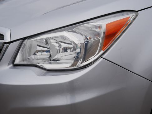 Used 2015 Subaru Forester 2.5i Limited image 16