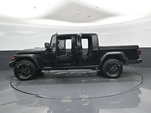 Used 2024 Jeep Gladiator Sport AWD/4WD image 55