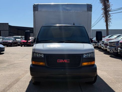 Used 2021 GMC Savana 3500 Extended w/ Power Convenience Package RWD image 2
