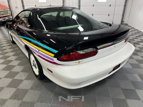 Used 1993 Chevrolet Camaro Z28 RWD image 10