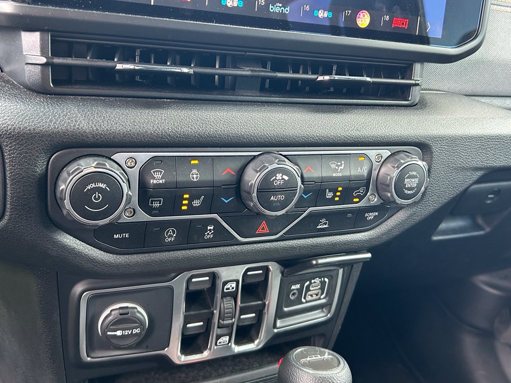 Certified 2025 Jeep Gladiator Sport AWD/4WD image 6