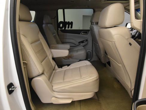 Used 2019 GMC Yukon XL Denali w/ Denali Ultimate Package image 19