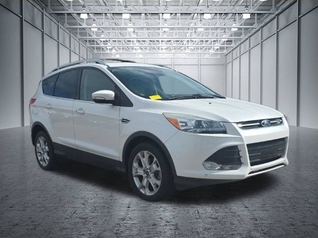 Used 2016 Ford Escape Titanium w/ Equipment Group 301A AWD/4WD image 9