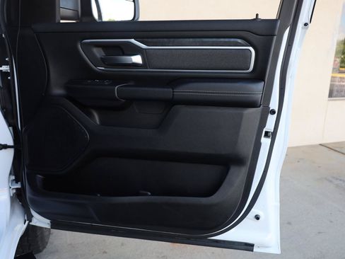 Used 2020 RAM 1500 Big Horn AWD/4WD image 22