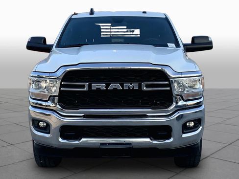 Used 2022 RAM 2500 Tradesman w/ Chrome Appearance Group AWD/4WD image 4
