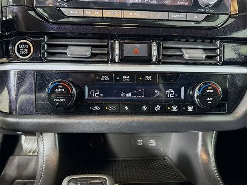 Used 2022 Nissan Pathfinder S AWD/4WD image 16