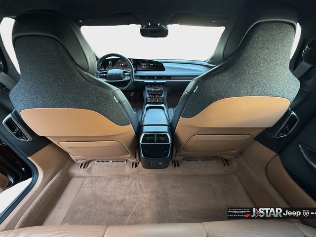 Used 2025 Lucid Air Touring AWD/4WD image 25