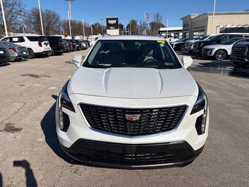 Certified 2023 Cadillac XT4 Luxury w/ Cold Weather Package image 3