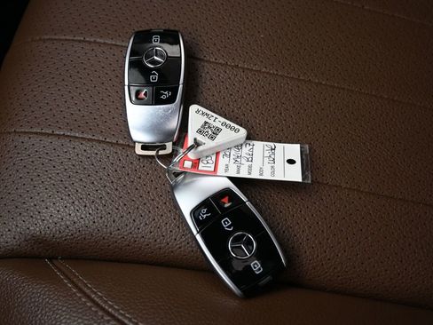 Used 2023 Mercedes-Benz E 450 4MATIC Sedan image 38