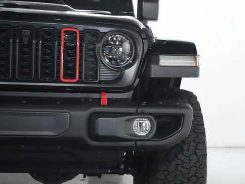 Used 2026 Jeep Wrangler Unlimited Rubicon AWD/4WD image 9