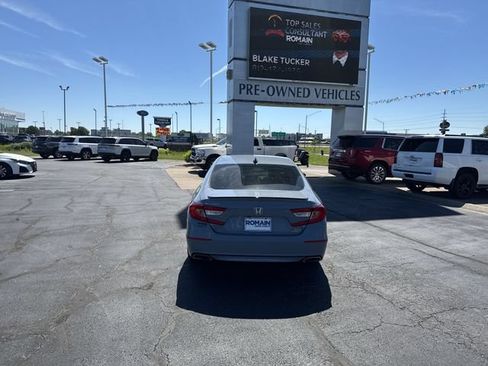 Used 2022 Honda Accord Sport image 4