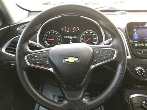 Certified 2025 Chevrolet Malibu LT image 9