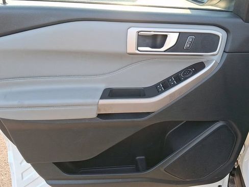 Used 2023 Ford Explorer XLT w/ Equipment Group 202A AWD/4WD image 11