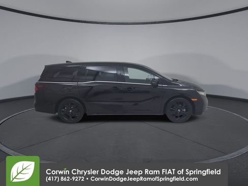 Used 2024 Honda Odyssey Sport image 2