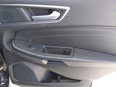 Used 2024 Ford Edge Titanium image 27