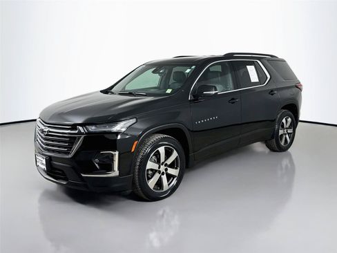Used 2022 Chevrolet Traverse LT w/ LT Premium Package FWD image 5