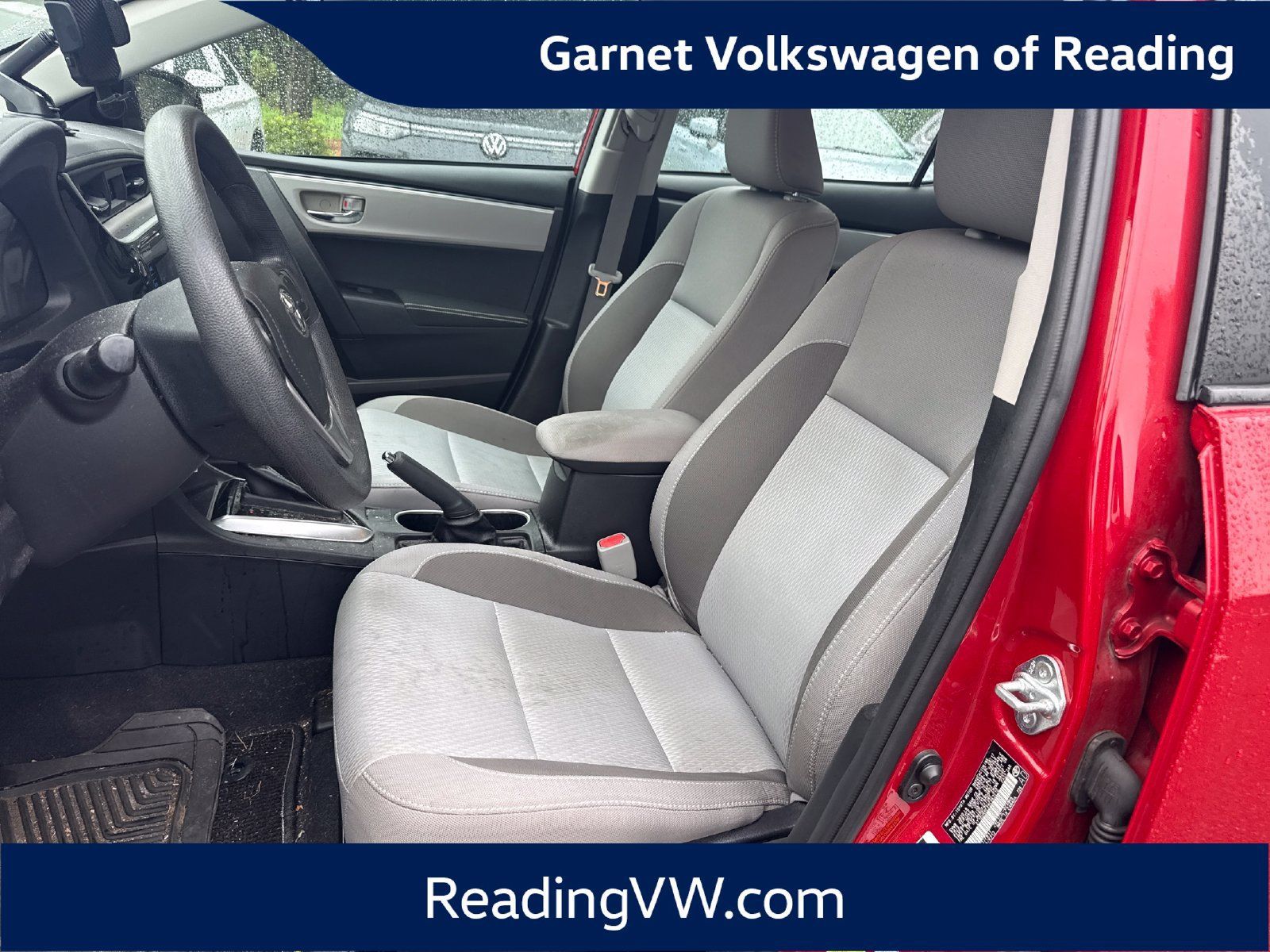 Used 2017 Toyota Corolla LE w/ Carpet Mat Package (TMS) FWD image 10