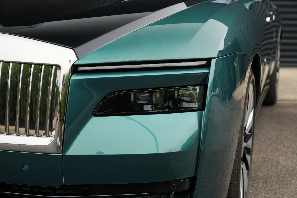 Used 2024 Rolls-Royce Spectre w/ Spectre Launch Package AWD/4WD image 7