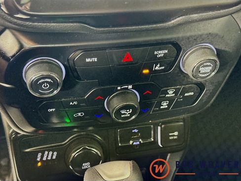 Used 2022 Jeep Renegade Latitude w/ Convenience Group image 16