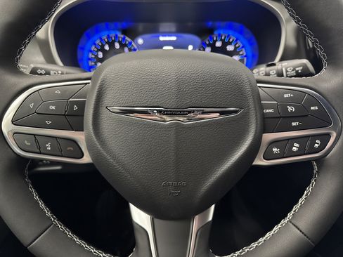 New 2026 Chrysler Pacifica Select AWD/4WD image 17
