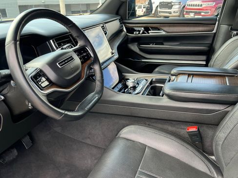 Used 2024 Jeep Grand Wagoneer L 4WD image 15