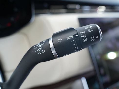Used 2023 Land Rover Range Rover SE AWD/4WD image 15