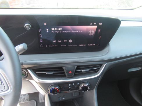Used 2024 Buick Encore GX Preferred FWD image 27