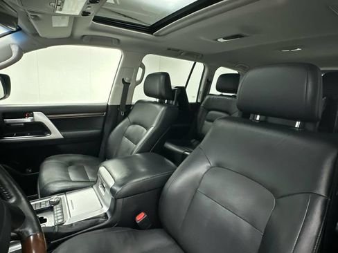 Used 2017 Toyota Land Cruiser AWD/4WD image 9