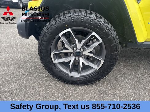 Used 2024 Jeep Wrangler Unlimited w/ Convenience Group AWD/4WD image 20