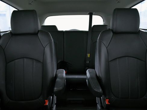 Used 2017 Buick Enclave Leather FWD image 17