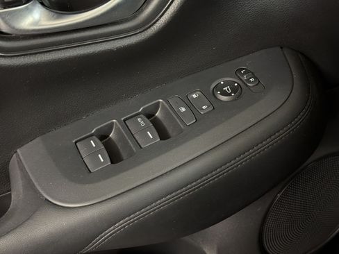 Used 2024 Honda HR-V LX image 13