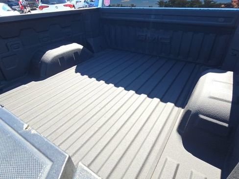 Used 2022 GMC Sierra 1500 SLT image 12