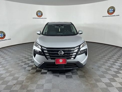 Used 2025 Nissan Rogue SV AWD/4WD image 14