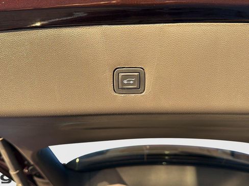 Used 2021 Chevrolet Traverse High Country AWD/4WD image 39