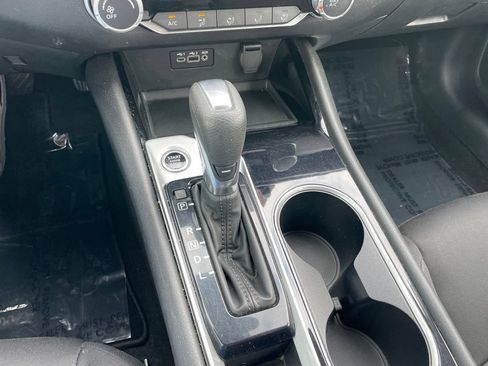 Used 2024 Nissan Altima 2.5 SV FWD image 12