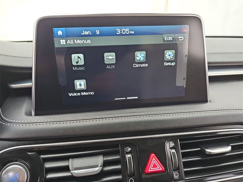 Used 2021 Genesis G70 2.0T image 27