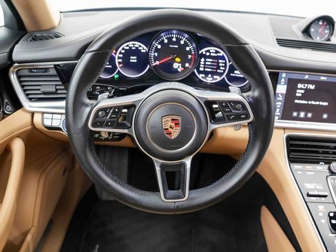 Used 2018 Porsche Panamera image 20