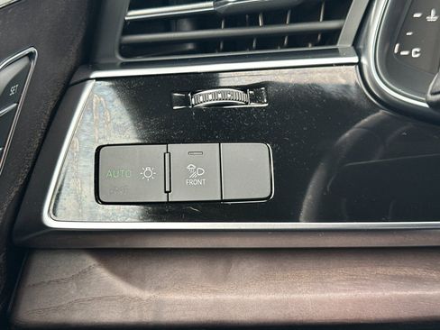Used 2019 Audi Q8 Premium Plus w/ Premium Plus AWD/4WD image 34