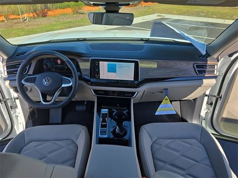 New 2026 Volkswagen Atlas SE image 13