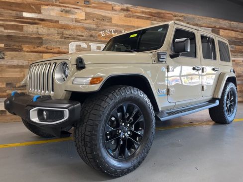 Used 2022 Jeep Wrangler Unlimited Sahara image 15