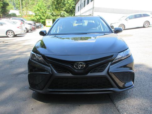 Used 2023 Toyota Camry SE FWD image 2