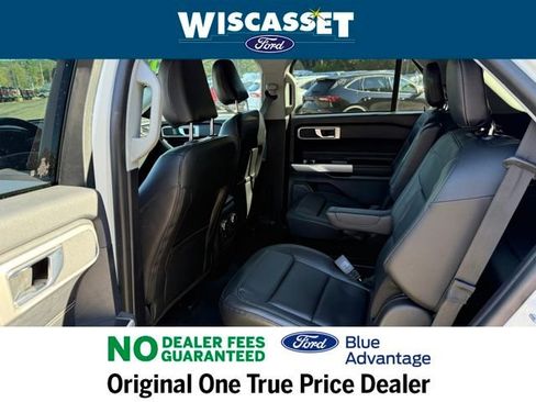 Certified 2022 Ford Explorer XLT w/ Equipment Group 202A image 5