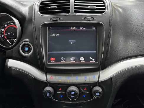 Used 2019 Dodge Journey SE w/ Premium Group image 30