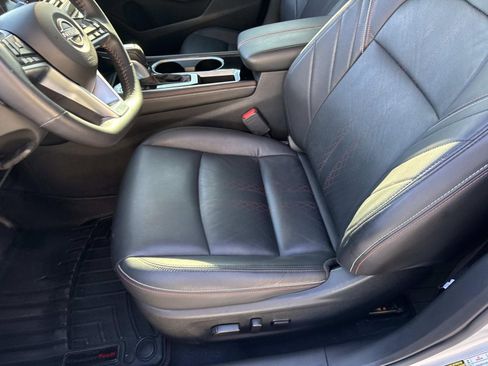 Used 2023 Nissan Altima 2.5 SR w/ SR Premium Package image 16