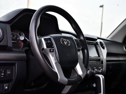 Used 2017 Toyota Tundra SR5 w/ SR5 Upgrade Package AWD/4WD image 11