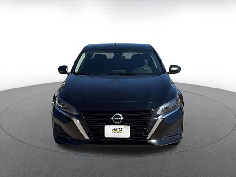 Used 2025 Nissan Altima 2.5 SV image 4