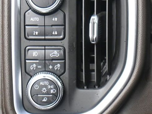 Used 2022 GMC Sierra 2500 Denali w/ Denali Ultimate Package image 14