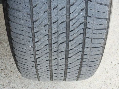 Used 2024 Chevrolet Suburban High Country w/ Premium Package image 18